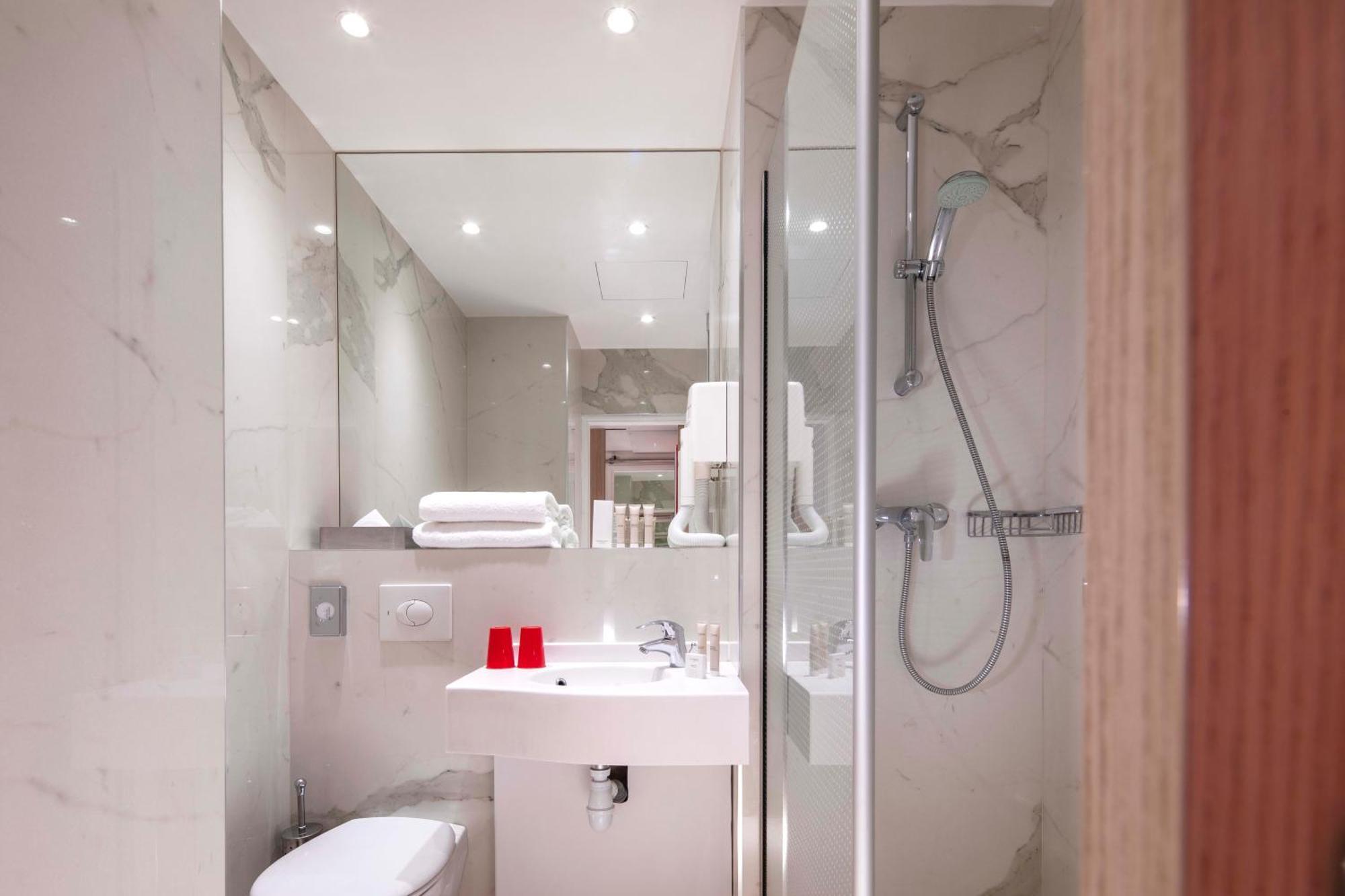 Hotel Hor Les Lumieres Париж Экстерьер фото